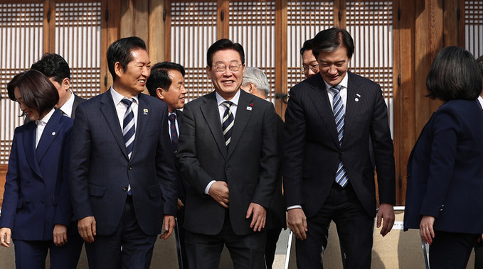 이 대통령, 청와대서 정청래·장동혁과 오찬… 여야 협력 당부