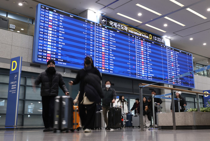 너도나도 해외여행, 항공교통량 100만대 돌파… 국제선 9.4% 증가