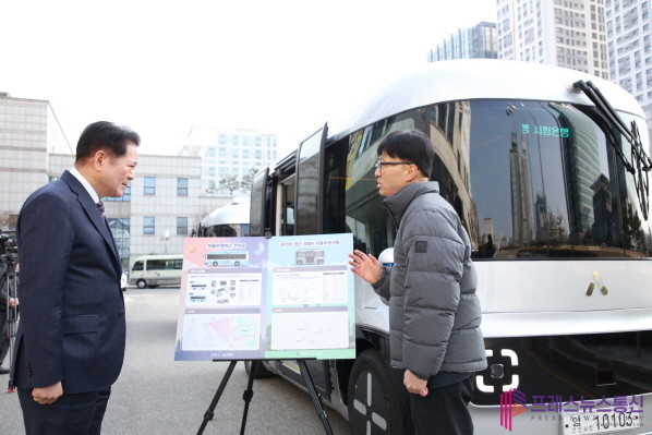 안양시, 운전석 없는 '레벨4 자율주행 셔틀' 달린다…시승 행사 진행