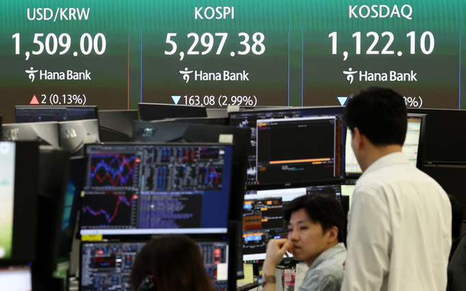 코스피 장 초반 3%대 급락… '터보퀀트' 충격에 SK하이닉스 6% 내려