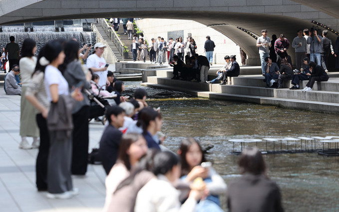 [오늘 날씨] 낮 27도 초여름 날씨… 이른 무더위 속 '일교차 15도'