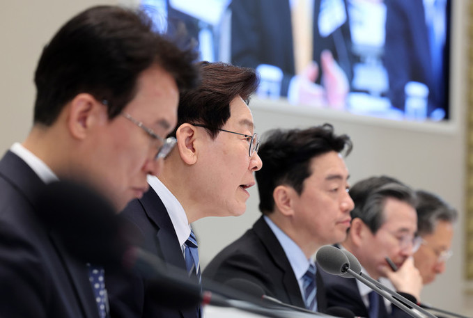 호르무즈 막히자 홍해 뚫었다…한국 유조선 첫 통과 “값진 성과”