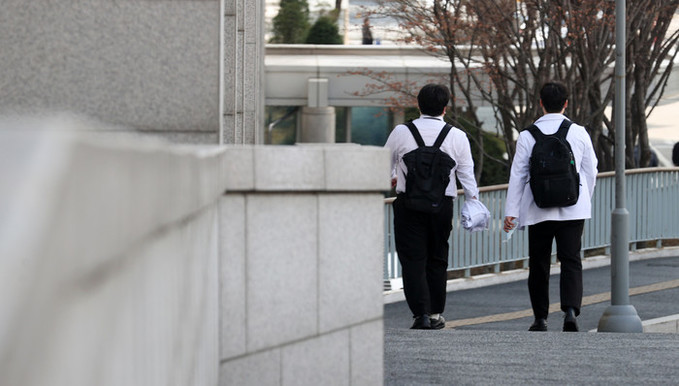 "우울하고 불안해" 청소년, 약물 경험 많아… ‘ADHD 치료제' 오남용 최대