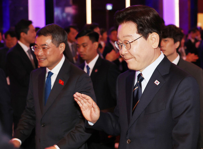 이재명 대통령 지지율 62.2%… 중동전쟁 여파에 3.3%p 하락