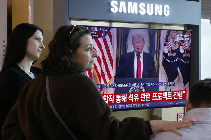 트럼프, 또 이란 압박 "원유저장고 곧 한계… 사흘이면 생산시설 폭발"