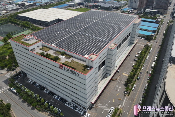 경기도, 안산에 축구장 2.5개 규모 ‘물류센터 지붕형 태양광’ 준공