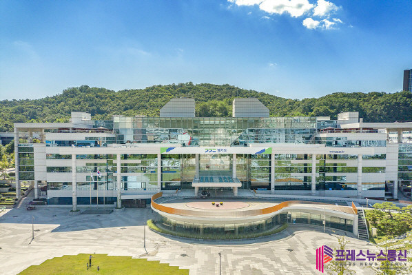 경기도, 노동절 맞아 화성 등 5개 시군 159개 중소기업 노동자 1천861명에 복지비 40만 원 지급