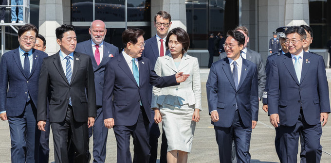 이재명 대통령, 벨기에로 출국… 9박10일 순방·G7회의 참석