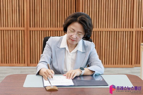 추미애 경기도지사의 1호 결재는 ‘K-반도체 혁신 대책’ ‘3대 추진전략’ 제시하고 반도체 초격차 속도전 나서