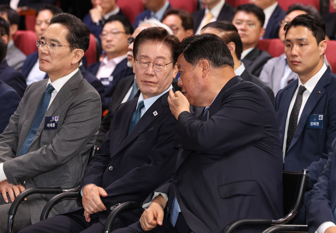 삼성전자, 충청에 140조원 투자… 이 대통령 "이재용 결단 감사"