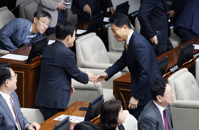 오세훈, '여론조사비 대납' 1심 선고… 벌금형 나오면 시장직 박탈