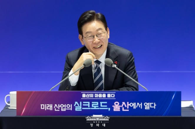 이재명 대통령 "지방 분권은...