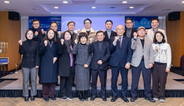 제주항, 57년 만에 첫 정기 국제 ...