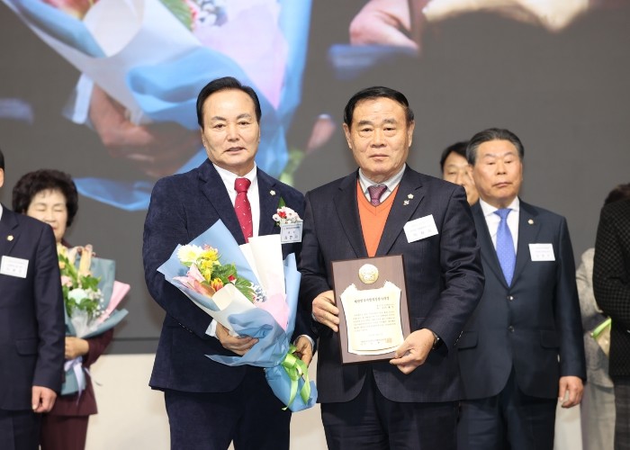 이재식 수원특례시의회 의장, 대한민국...