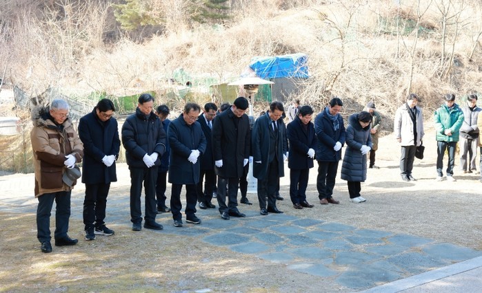 제천시의회, 하소동 화재참사 추모비 ...
